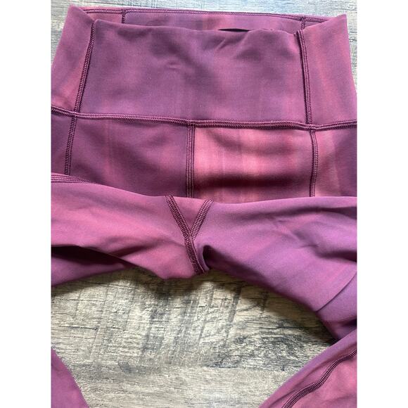 Lululemon In Movement Tight 25" Everlux Linear Spray Dye White Garnet W5CIOS S2 - Picture 6 of 7
